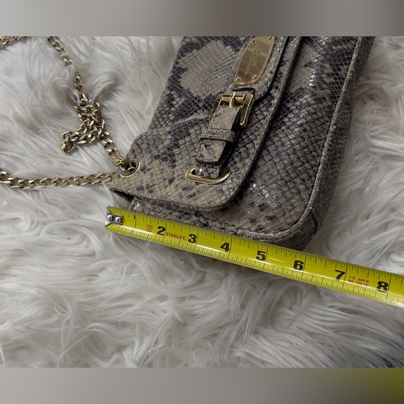 Michael Kors Beige Snake Print Shoulder Bag with Gold Accents - Picture 9 of 10